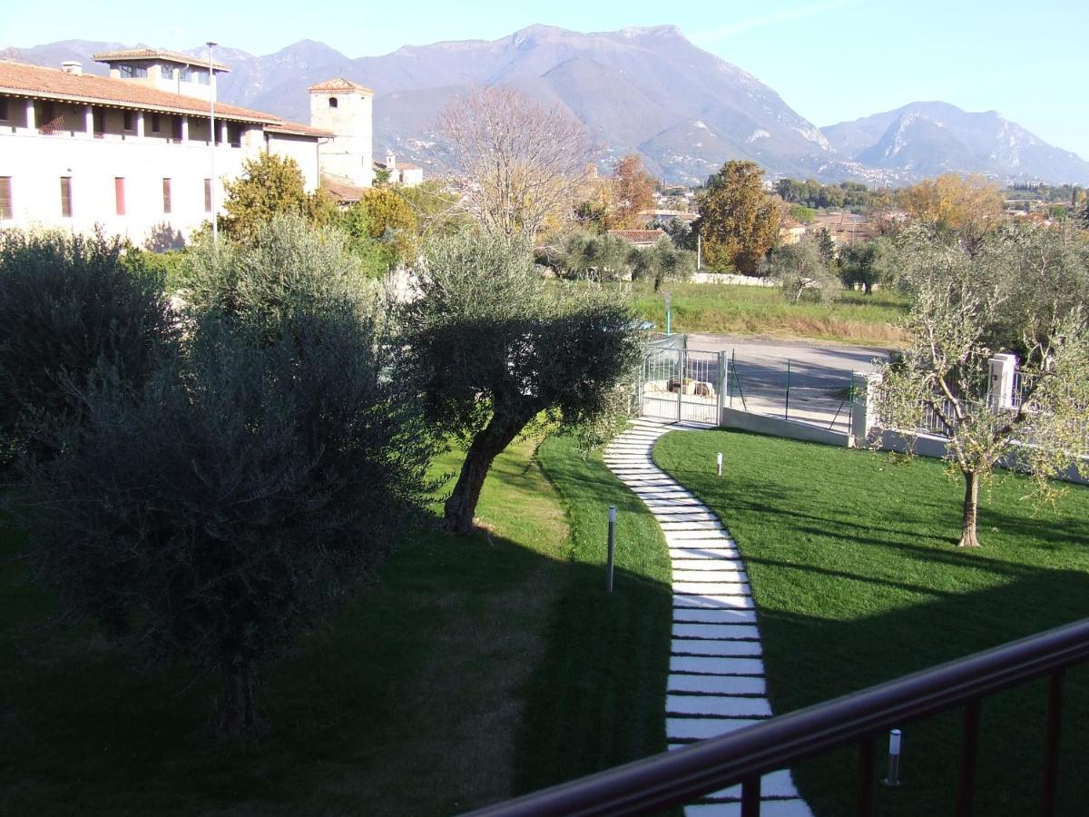 Bilocale Papavero, Magnolia O Girasole San Felice del Benaco Bagian luar foto