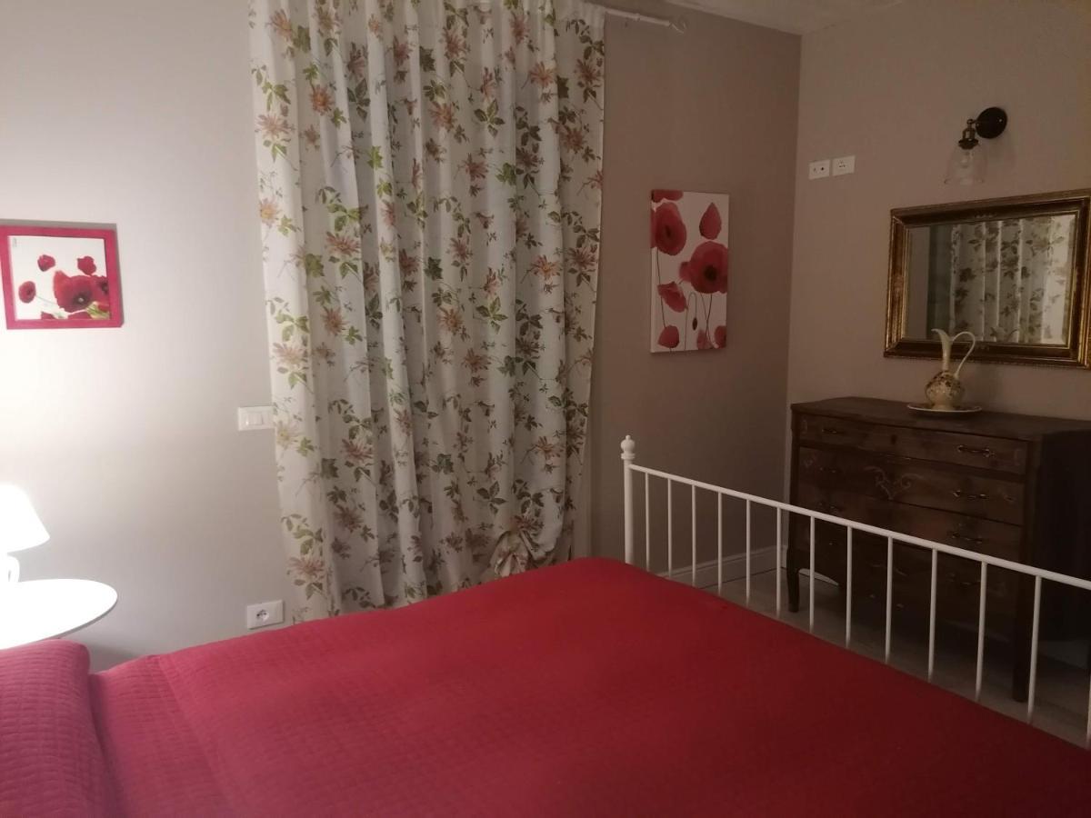 Bilocale Papavero, Magnolia O Girasole San Felice del Benaco Bagian luar foto