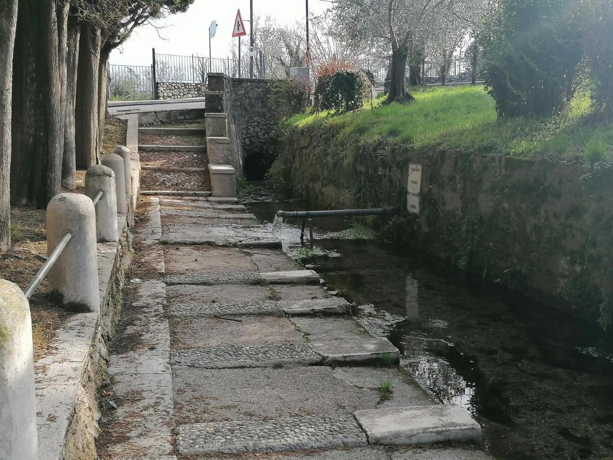 Bilocale Papavero, Magnolia O Girasole San Felice del Benaco Bagian luar foto