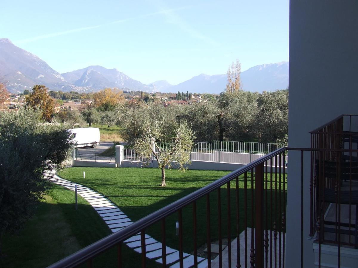Bilocale Papavero, Magnolia O Girasole San Felice del Benaco Bagian luar foto