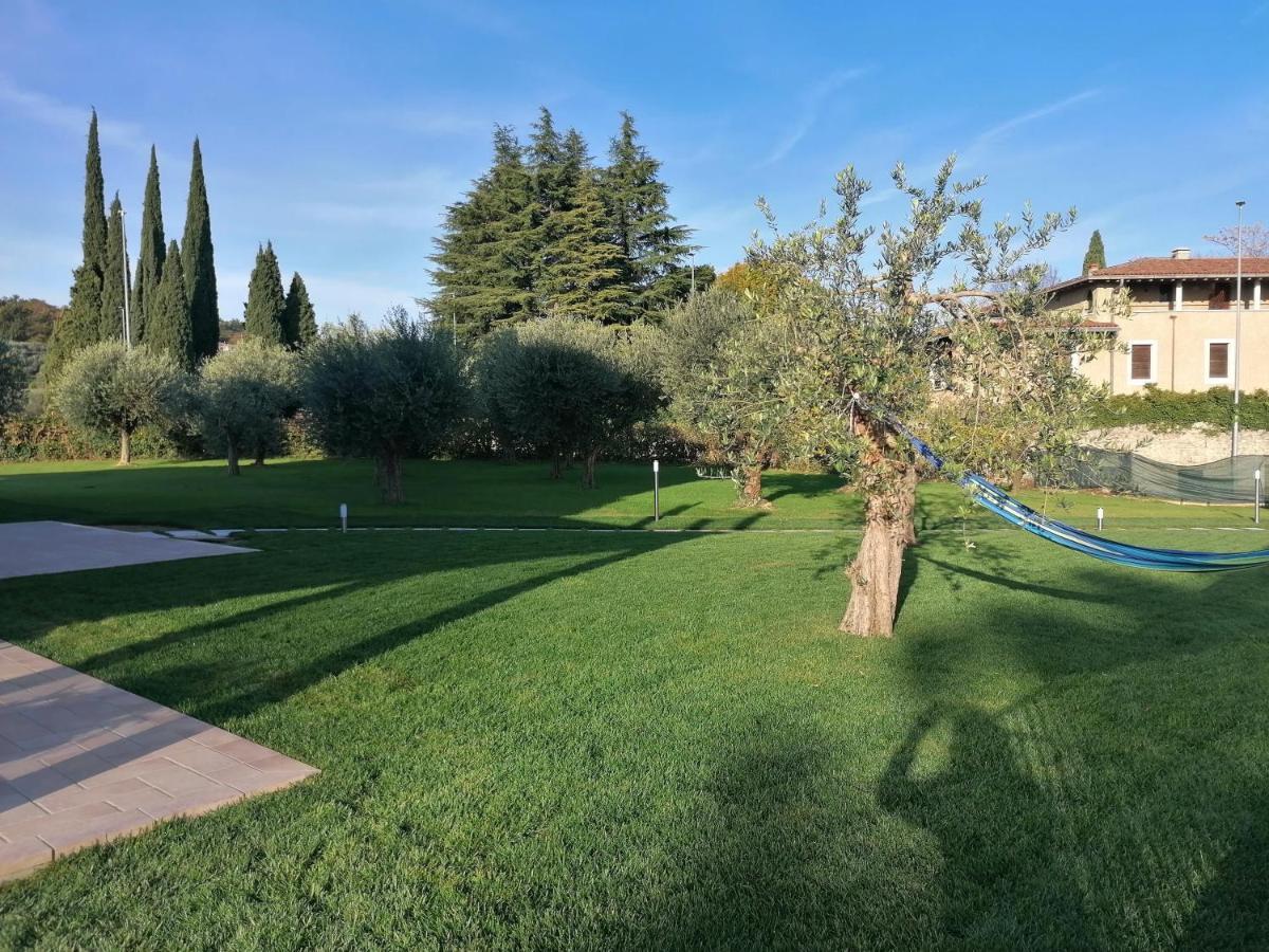 Bilocale Papavero, Magnolia O Girasole San Felice del Benaco Bagian luar foto