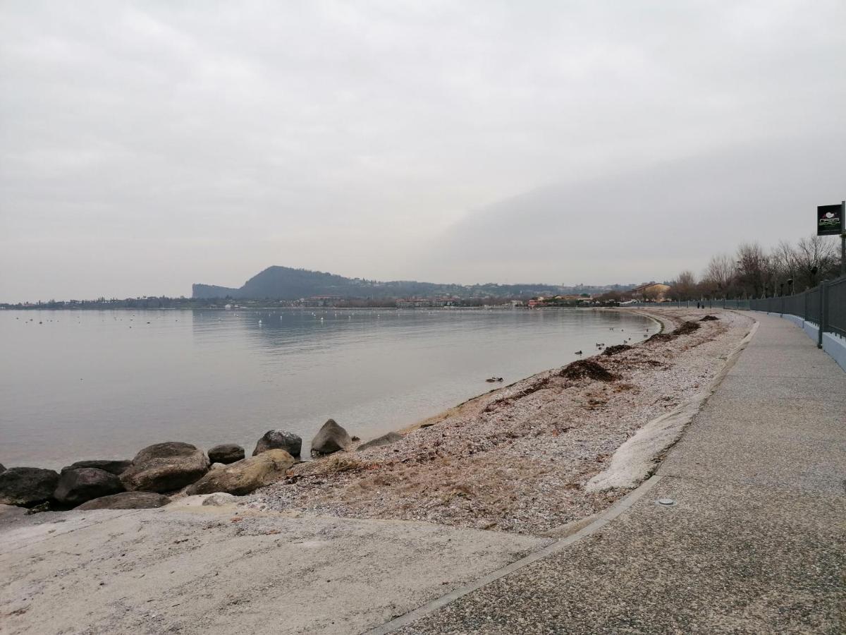 Bilocale Papavero, Magnolia O Girasole San Felice del Benaco Bagian luar foto