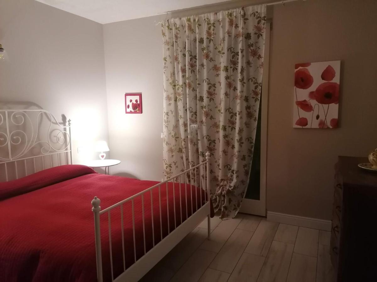 Bilocale Papavero, Magnolia O Girasole San Felice del Benaco Bagian luar foto